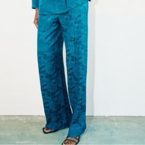 Wide leg pant style jacquard size small with tag never worn